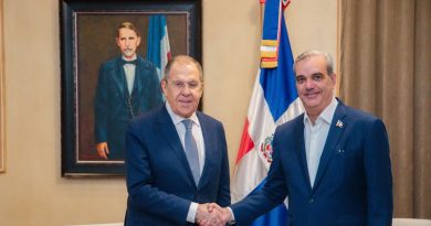 Президент Луис Абинадер принял министра иностранных дел РФ Сергея Лаврова в Национальном дворце